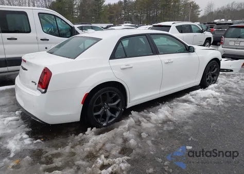 2021 Chrysler 300 300S z USA, uszkodzony, nr VIN 2C3CCABG9MH520434